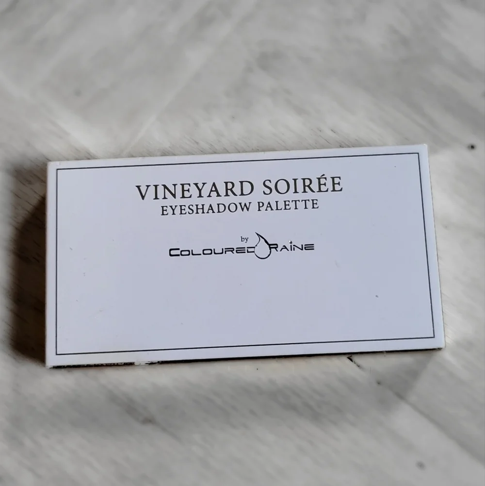 Coloured Raine Vineyard Soiree Shadow Palette - Neutral & Purple Pigments